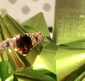 🔥10kt yellow Garnet and Diamond ring